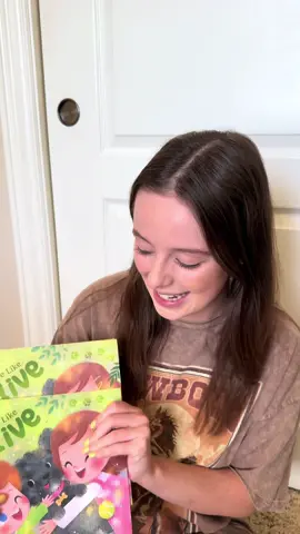 My experience with printing my children’s book through Ingram Spark! Chatting all things shipping, sizing, paper/colorquality, duplex interiors, etc! 🤭 @INGRAMSPARK @Alister Felix #selfpublishedauthor #childrensbookauthor #ingramsparkauthor #newauthor 
