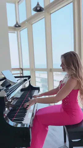 River flows in you 💗- Yiruma  #piano #pianosolo #pianist #riverflowsinyou #yiruma #popular #trend #tiktok #music #modern #uae #abudhabi #dubai #pianolessonsonline #pianolessons #eventplanner