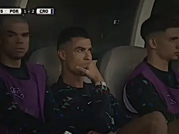 والله زمان رونالدو يجلس عل دكة 💔💔🥲#تيم_أيكونز #الشعب_الصيني_ماله_حل😂😂 #تيم #تيم_الرافدين #تيم_fbi⚡ #ronaldo #دايموند💎 #درافن⚜️ 
