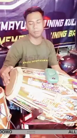 Bulan saja mengerti Diriku,,       voc:@𝔻𝕎𝕀 𝕂𝕌ℝℕ𝕀𝔸       @triaz.music ##