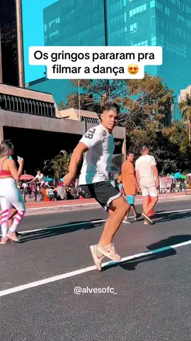 Dancei Free Step na Avenida Paulista e os gringos pararam pra filmar 😍 #freestep #anos2000 #2000s #nostalgia
