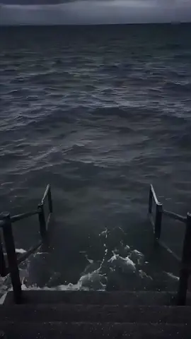 #Meme #Mrkingofmeme #oceanbackground #funny #prank #funnymemes #funnymeme #MemesFunnyVideos #WavesInTheOcean #memehaha #bruhmoment