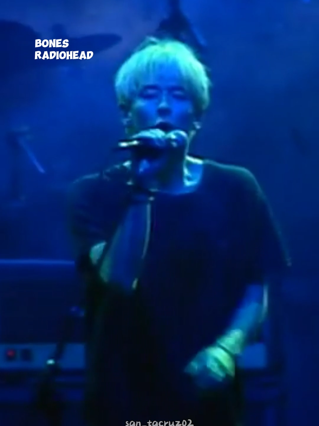 Radiohead - Bones - live in Poland 1994 / #fyp #musica #live #viral_video #san_tacruz02 #TheBends #Bones #rock #Radiohead #ThomYorke