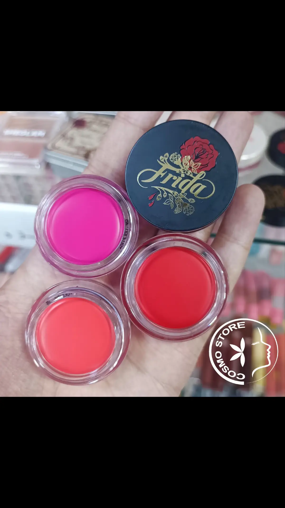 Sheglam Frida Kahlo Self Portrait cream blush  بلاشر كريمى شيجلام فريده الجديد - بلاشر كريمي ينفع الخدود و الشفايف وكمان ايشادو تعملي بيه احلي - سيمبل لوك من غير اي مجهود . - ناعم جدا و البيجمنت بتاعه خطير .  متوفر الان من Cosmo Store Egypt 