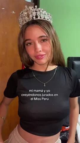 Mi mamá lo dio todo 🤭 👸, todas 10/10  las misses muy bellas ❤️, que gane la mejor 😍 #mamaehija #mama #miss #missperu #missuniverse #modelo #hija 