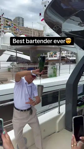 How does he do that!? 😳 #Pubity (@Never_unpacking)