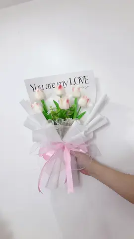 Mẫu tulip nhỏ xinh #royalflowers #hoasapthom #hoasap #hoasaphanoi #quatang #hocbohoacungroyalsflower #hoasapdepnhathanoi #hoasaproyalflower 