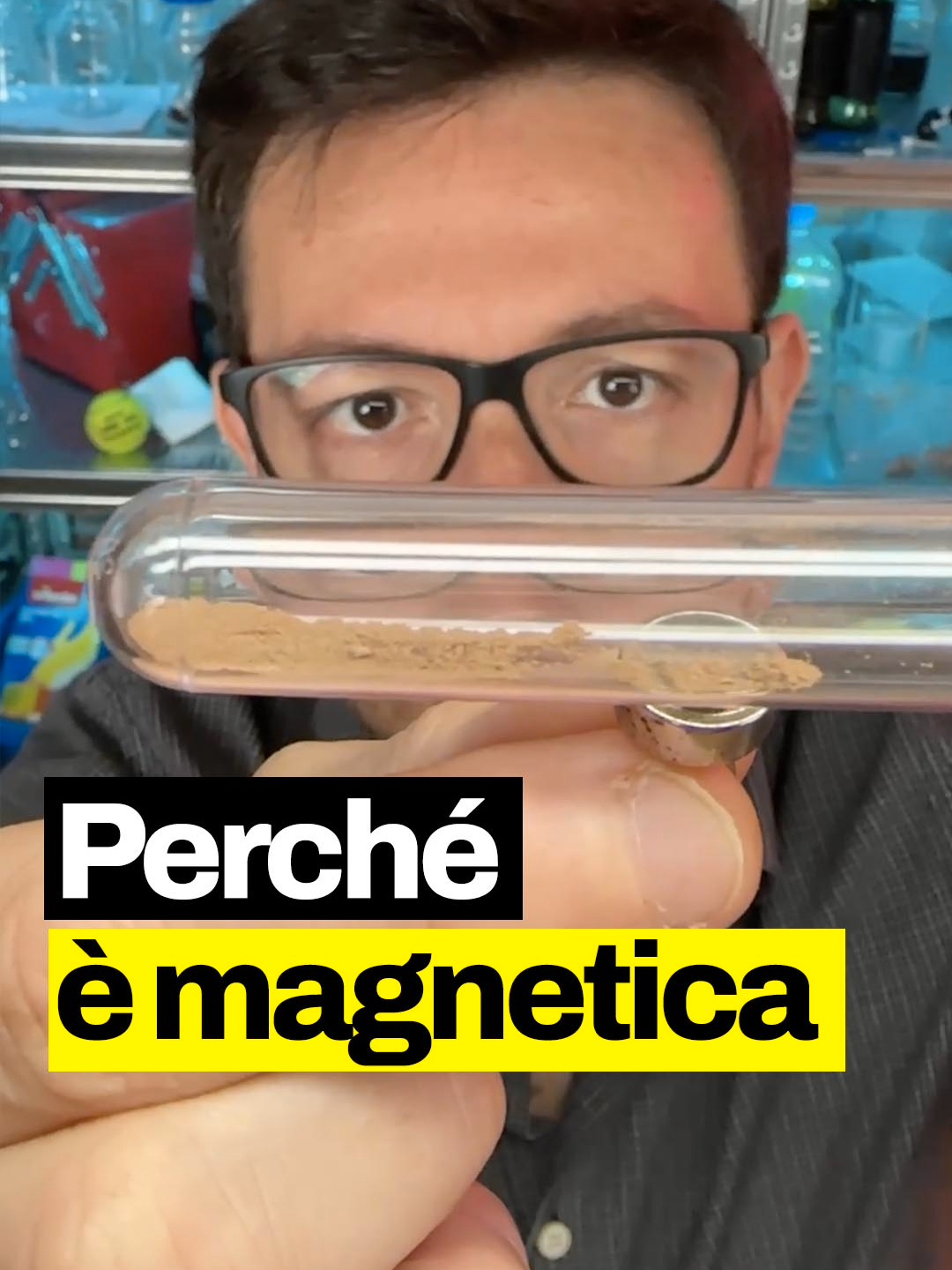 Perché la polvere rossa contenuta nella pioggia di questi giorni è magnetica? Perché contiene naturalmente minerali di ferro, come l’ematite, la magnetite e la maghemite. #polvererossa #pioggia #pioggiarossa #piovesabbia #Sahara #sabbia #geopop #imparacongeopop #scienze #science #geopopit