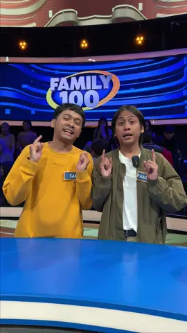 Nih!!! Yang bertanya-tanya, Mobil #Family100ID REAL OR FAKE gak sih?!😎😭 Tim @hambaasahaya666 udah ngerasain sendiri mobilnya itu “REAL” ya guys ya!!😜🙌 #fypシ #fypgakni #fypdong #foryoupage #irfanhakim #Family100 #Family100ID #FamilyFeud #FamilyFeudID #SurveiMembuktikan #viral #hits 