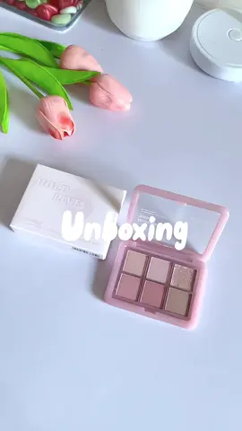 Ai đang tập make tone hồng thì dùng bảng này nha, siu xỉnh😍#makeup #phanmat #makeupdouyin #makeuptips #trangdiem #unboxing #xuhuong #goclamdep #viral 