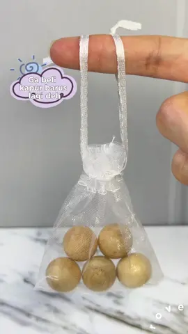 Kamper kayu bola isi 5 pengganti kapur barus penghilang bau dan serangga natural alami by @organicenter.id #kamper #kayu #bola #kapurbarus #penghilangbau #antiserangga #natural #alami #xoiaapproved 