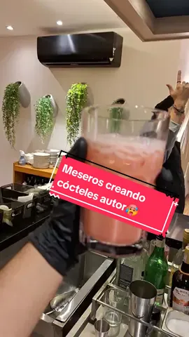 Revivió el mundo de la cocteleria ❤️#bartender #chamba #Cocktail #cocktails #cocteleria #bartenderlife #barman #strawberry #cocteles #meseros #santacruzdelasierra🇳🇬 #bolivia #trabajo 