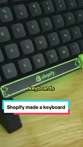 Did you guys know @Shopify made a keyboard?? #keyboard #keychron #gamingsetup #setup #tech 