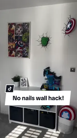 Command Strips to the rescue 🦸🏽‍♂️🚀 #homehacks #decorhacks #boysbedroom #toddlersroom #superheromad @Command Strips @MenKind 