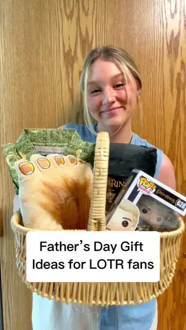 Celebrate Father's Day with epic Lord of the Rings gift ideas for the dad who's a true hero! 🧙‍♂️ #FathersDay #fathersdaygift #fathersdaygiftideas #fathersdaygiftidea #fathersdaygifts #lordoftherings #lordoftheringsgifts #lordoftheringsgift