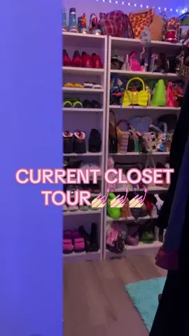 New closet, who dis🤭💅🏻 Cant WAIT to show you more of my new spot❣️STAY TUUUNED!!!!!#fyp #grwm #homedecor #thrifthaul #closettour #closetorganization #hometour #maximalism #maximalist #fashiontiktok #styleinspo #newhome #apartmenttour 