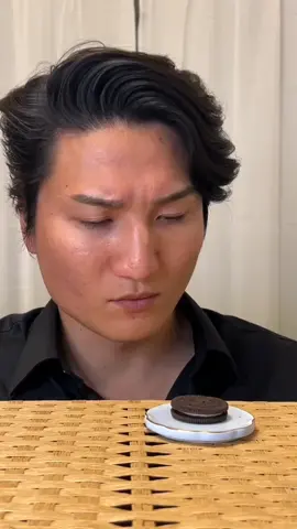Oreo . . . . . . . . #oreo #biscoito #bolacha #engraçado #dorama #japones #engraçado 