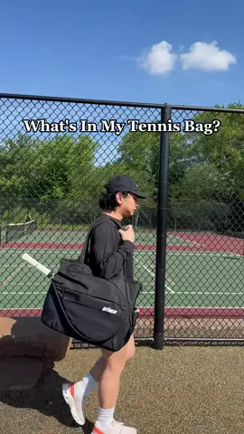 What’s in my bag: Tennis Edition. @DICKS Sporting Goods has it all for you! From tennis gear to supplements - it’s a one stop shop for all your sports needs. #dkspartner #dksteammate #tennis #dmv #dmvlife #nova 