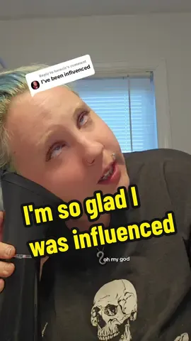 Replying to @herecis girl!!! Gurllllll!!!! 👏Get 👏this!!! This was last night but totally about to go do it again. I cant stop now. It's so good. #earcleaner #electricearcleaner #earwax #qtips #earissues 