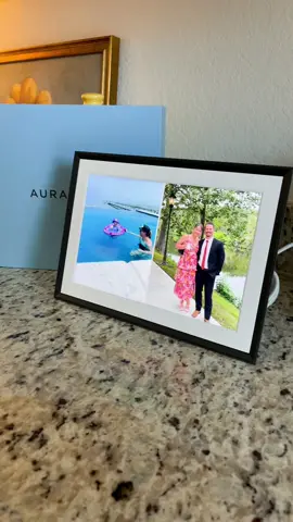 I’m the worst about having photos printed so the next best thing is a digital frame!! I love this one because you can have friends and family download the app and once invited to your frame, they can send photos to it as well!!✨🥹 (which is amazing or could be totally unhinged😅🤪) #auraframe #auraframes #gifted #digitalphotoframe #digitalframe #auradigitalframe #familyphotos #familypics #familypictures #FathersDay #fathersdaygiftideas #fathersdaygift #giftideas #giftideasforhim 