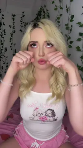 Following the trends hehe #meghantrainor #whoops #lexiloreph 