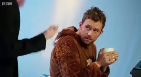 my last post reminded me that this clip exists #damonalbarn #gorillaz #blur #music #damonalbarndaily 