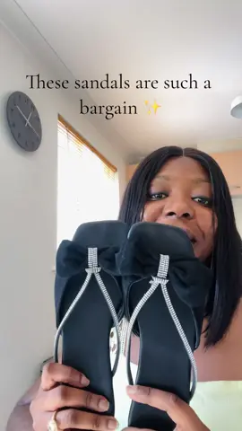Obsessed with these feets✨ #sandal #Summer #shoes #womenfashion #flats #sparkle #bling #fashion #fyp #tiktokshop #comfort #fypviral #feelgood #fashiontiktok 