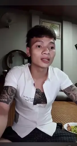 Đừng khóc nhẽ hãy lín đi được không? 