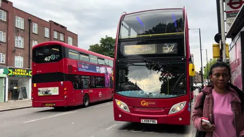 Here is GoAhead London’s E116 leaving Bedford Road on the 37 with its new light cluster rims recently extracted from E11 heading towards Putney Heath! | #fyp #foryou #foryoupage #bus #tfl #london 