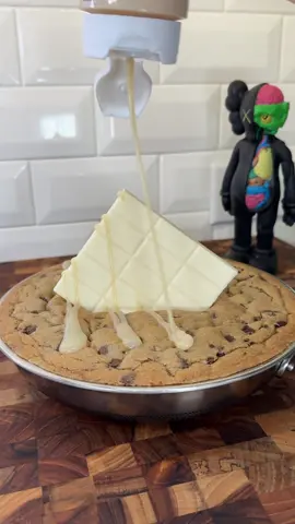 White chocolate cookie pie #satisfying #tiktokfood #Recipe 