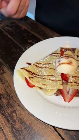 Envíaselo a la persona que su nombre empieza con K 🤭 (se puede hacer trampa)  Este es un recordatorio que todos los miercoles tenemos las crepas dulces al 2x1 😍  #1200cafeelvolcan #1200café #cafetería #crepasdulces #crepas #postres #parati #fyp 