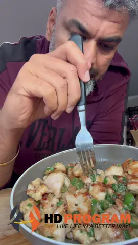 Try this Garlic Butter Chicken 👌. Quick n easy each serve give us 240 calories n 24 G Prorein 💪💪.  #hdprogram #hdmeal #desidiet #punjabi #eatrealfood #aus #mel @HD Program 