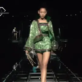 #HanHyeJin for #DolceGabbana Spring 2007 #Runway 