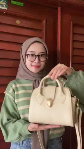 36ribuuu sebagus ini #tasvictor #tas #tasselempang #tasselempangwanita #tasviral #taskekinian #tascantik #tasmurah #deliwafastore 
