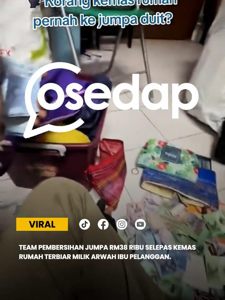 Baru-baru ni, tular satu hantaran di TikTok (@f.i.8_empire) mengenai syarikat servis pembersihan yang kemas rumah tak terurus. Difahamkan, ibu kepada pemilik rumah meninggal dunia lebih kurang 5 tahun yang lalu. Menurut team F.i.8 Empire, anak arwah baru ada kekuatan untuk panggil mereka bersihkan rumah lepas beberapa tahun pemergian ibunya. Jom baca artikel penuh di website Osedap! Tekan link dekat bio sekarang! Sumber : Tiktok | @f.i.8_empire Untuk kredit atau apa2 berkaitan kontent, boleh terus DM ye 🥰 #osedapdotcom #kemasrumah #jumpa #duit #harta #pusaka #arwahibu #rumahlama #viralvideo #barangkemas #foryoupage