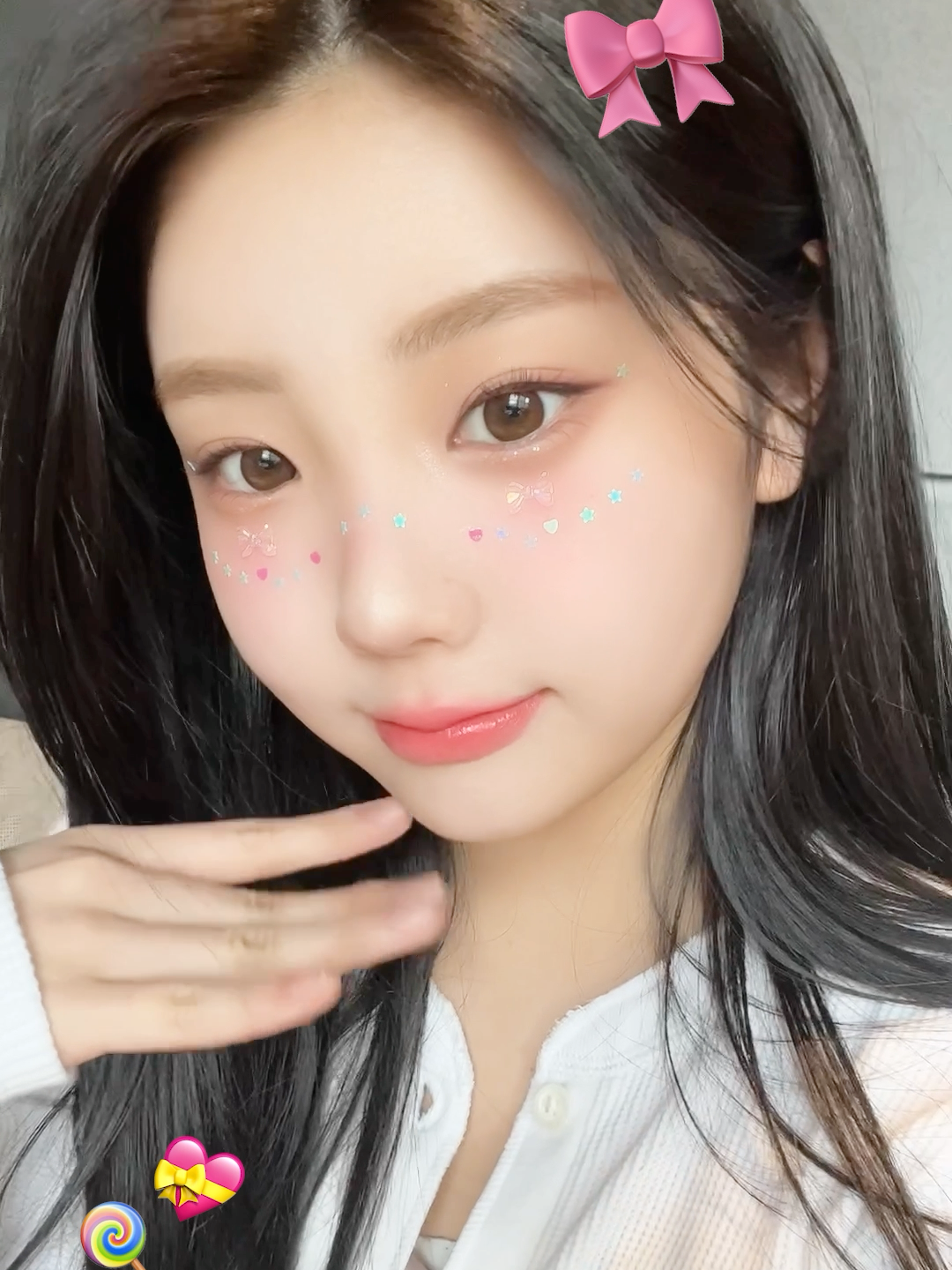 오늘 메이크업 어때요? 제가 했어요😚 #WONHEE #원희 #ILLIT #아일릿