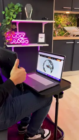 **LINK IN BIO and on our STORY** The portable monitor, from @the_portable_monitor is the first accessory in the world that adds 2 sliding screens to any computer on a single USB cable. **LINK IN BIO All informations on https://i.mtr.cool/zylcomgucl - Free worldwide shipping - For Mac, Windows, Android, Ubuntu, Chromebook, Surface Pro #amazonfinds #tech #usa #coolfinds #coolgadgets #gadgets #amazonmusthaves #workfromhome Tech gadgets, technology, travel gadgets, work on the go, on the go