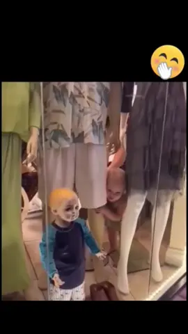 so cute🥰😚#baby #kid #fun #funny #funnybaby #funnyvideos #baby #babylaugh #fyp #laugh #failvideo #foryou #funnyfail #😂😂😂