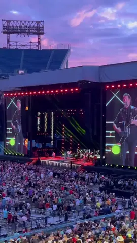 CMA Fest Day 2 🎸 Nissan Stadium never disappoints! That was fun, Nashville...let's do it again next year 😎 @Country Music Association  #joshturner #cmafest #nashville #opry #nissanstadium #countrymusic