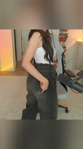 Poki in jeans #Pokimane #poki #otvandfriends #otv 