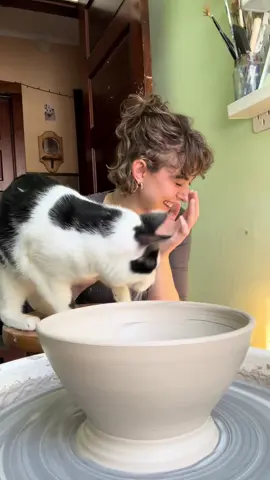 momo shows sophia some new pottery techniques #cat #pottery