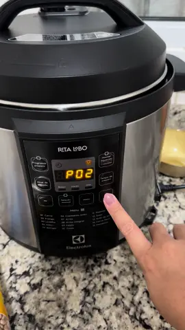 Fazendo feijão na panela elétrica de pressão da Electrolux pela primeira vez 🥰 #donadecasa #receitas #feijao #panelaeletrica #electrolux 