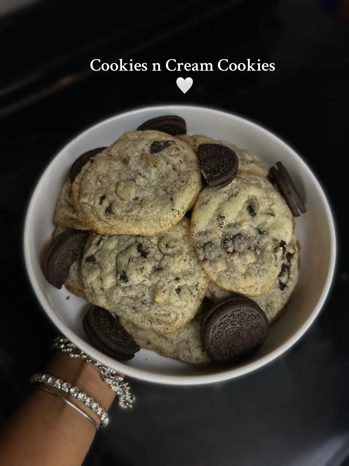 Cookies n Cream Cookies 🤍 #cookingideas #foodideas #fyp #cookies #foryou #dessert #mealideas #snacks 