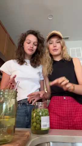 girls and their  olives @pk @Steph 🫒❤️ #olives #olivelover 