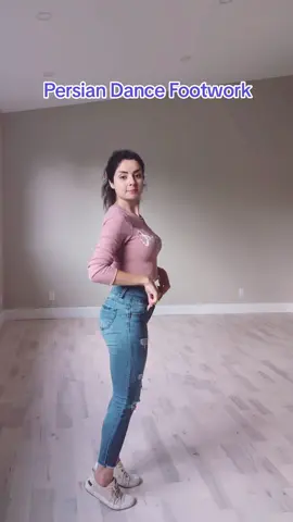 Comment below if you know other footworks that you'd like me to show you 😍 #dancingbee #dance #travellife #dancer #persian #persiandance #persiandanceworkout #iraniandance #dancelesson #footwork  #womanlifefreedom