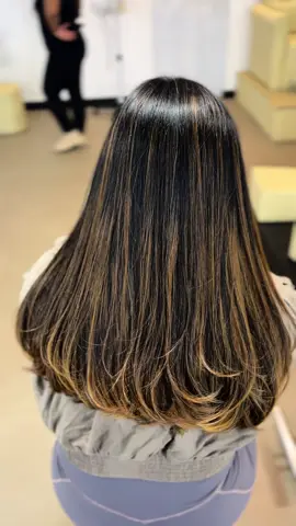 ඔබගේම සිහිනයට ඉඩක් දෙන්න 😌  I make hair contact before eye contact. #foruoupage #fypシ゚viral #fyp #haircut #layers #hairsetting #Hair @Nirosh Liyanage @Salon LAARO Color That Looks White Skin  #Hair Color That Goes With Brown Hair 