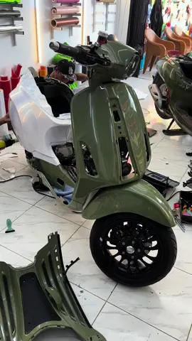 putih lembayung gold 👍  #skotlet #skotletmotor #wrappingmotor #wrappingmobil #wrappingsticker #ketapang #ketapangkalbar #fyp #vespamatic 