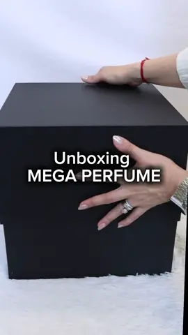 Umboxing de Mega perfume!! #umboxingperfume #umboxing #perfumegigante #perfumesraros #perfumetiktoks #fraganciasfemeninas #perfumegrande #fragancias