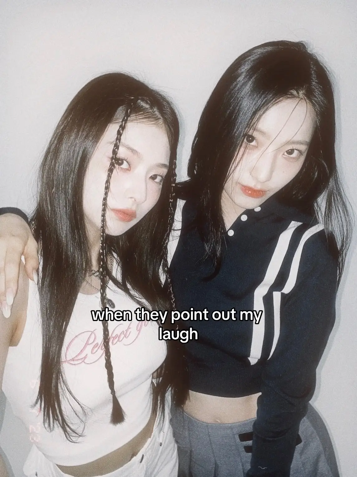 once i saw video of me laughing and now whenever i smile i automatically cover my mouth #nagyung #saerom #fromis_9 #vent #relatable #fyp #kpopfyp 