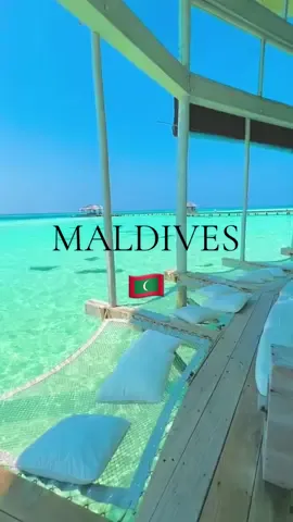 Ecco le spettacolari Maldive con spiagge bianche, acque cristalline e resort di lusso🇲🇻 Vorresti visitare questo posto?😍 #maldive #maldives 